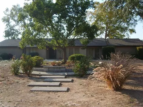 10825 N Purdue Ave, Clovis, CA 93619 photo 1