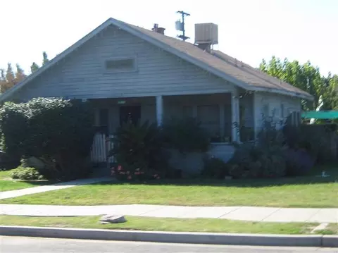 1835 Young St, Selma, CA 93662 photo 1