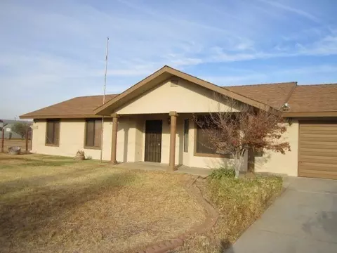 17487 Crest Ave, Madera, CA 93638 photo 2