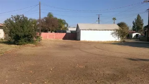 1922 4th St, Sanger, CA 93657 photo 3
