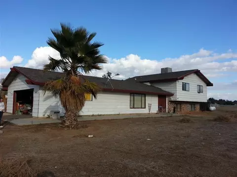 17919 Crest Dr, Madera, CA 93638 photo 1