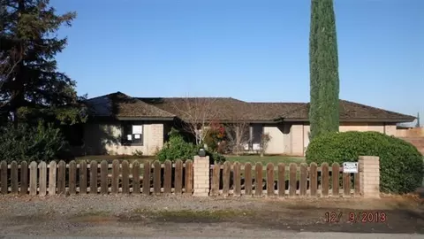 18636 Ridgedale Dr, Madera, CA 93638 photo 1