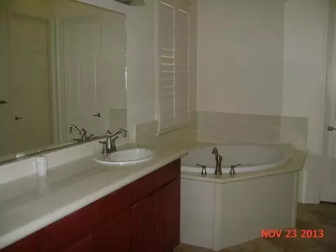 1051 Fallen Leaf Dr, Lemoore, CA 93245 photo 5
