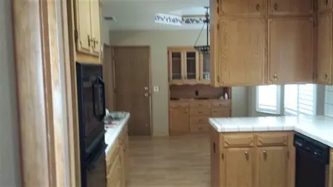 2340 Jonathan Way, Madera, CA 93637 photo 2