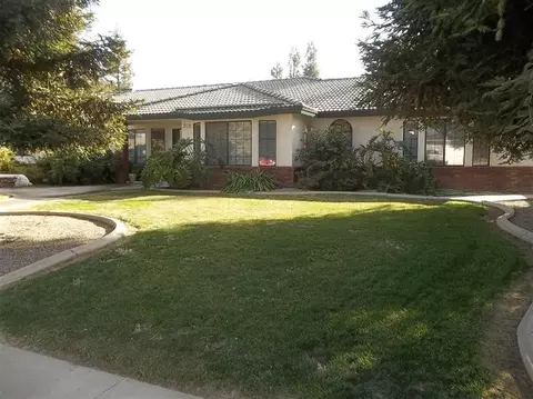 2411 Tamarack Ave, Sanger, CA 93657 photo 3