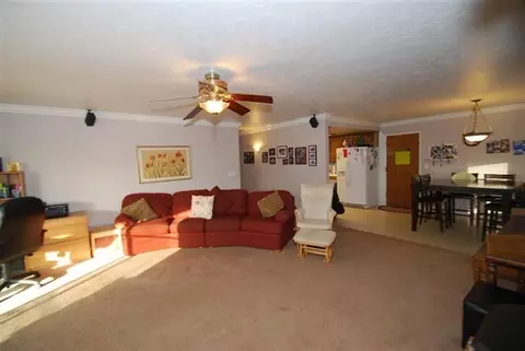 928 Holly Ave, Clovis, CA 93611 photo 3