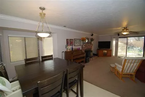 928 Holly Ave, Clovis, CA 93611 photo 6