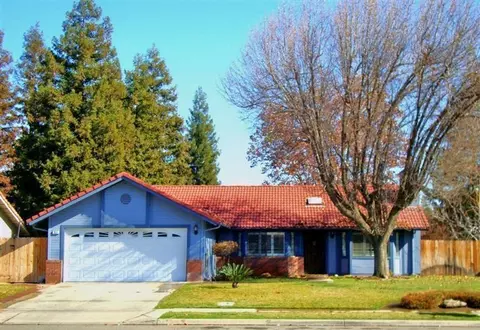 351 Armstrong Ave, Clovis, CA 93611 photo 1
