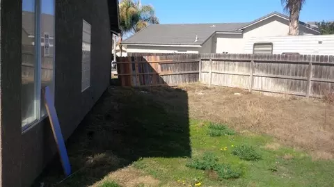 678 16th Ct, Kerman, CA 93630 photo 3