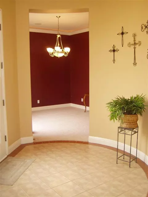 2383 Trenton Ave, Clovis, CA 93619 photo 3