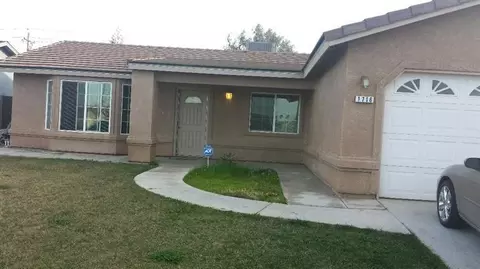 1716 Tyler Ln, Madera, CA 93638 photo 1
