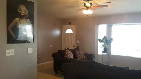 1716 Tyler Ln, Madera, CA 93638 photo 4