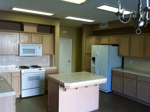 623 W Milano Ln, Clovis, CA 93619 photo 8