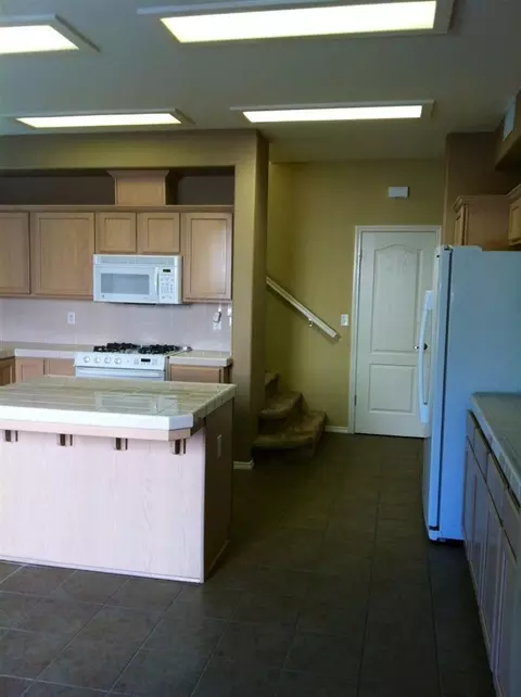 623 W Milano Ln, Clovis, CA 93619 photo 9