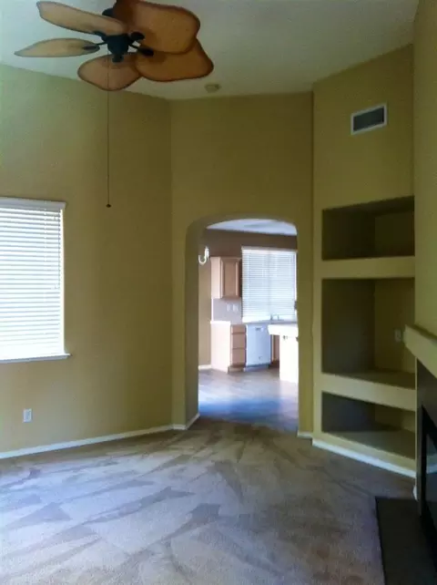 623 W Milano Ln, Clovis, CA 93619 photo 6
