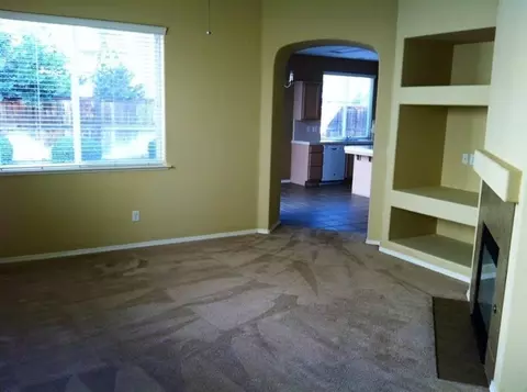 623 W Milano Ln, Clovis, CA 93619 photo 3