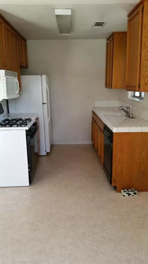 312 D, Avenal, CA 93204 photo 4