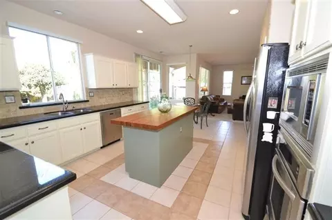2432 E Christopher Dr, Fresno, CA 93720 photo 5