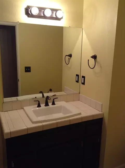 1664 Holland, Clovis, CA 93611 photo 5