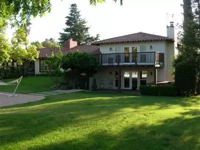 8688 N Chickadee Ln, Clovis, CA 93619 photo 3