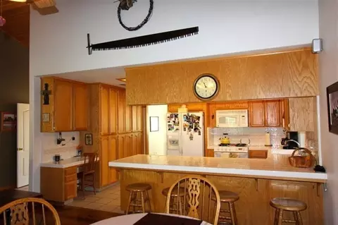 15624 W C St, Kerman, CA 93630 photo 8
