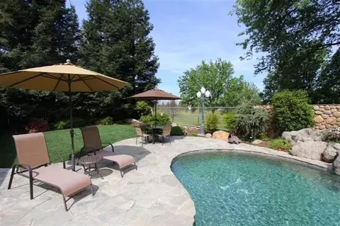 15624 W C St, Kerman, CA 93630 photo 2