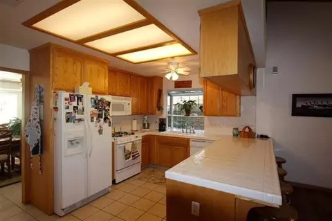15624 W C St, Kerman, CA 93630 photo 7