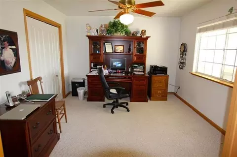 15624 W C St, Kerman, CA 93630 photo 9