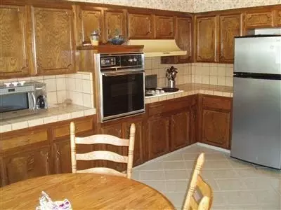 692 E Ann Dr, Reedley, CA 93654 photo 3