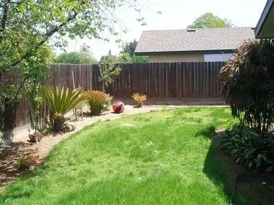 692 E Ann Dr, Reedley, CA 93654 photo 6