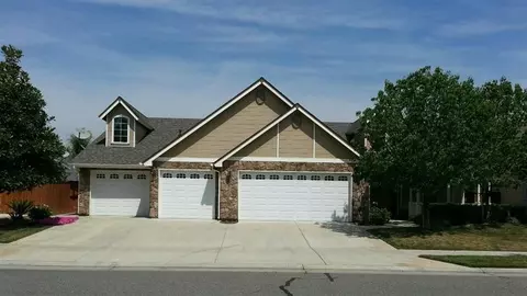 307 Everglade Ave, Clovis, CA 93619 photo 1