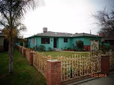 935 E Washington Ave, Reedley, CA 93654 photo 1