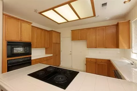 1112 N Karen Ave, Clovis, CA 93611 photo 3