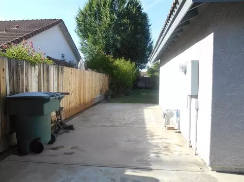 2552 Paul Ave, Clovis, CA 93611 photo 4