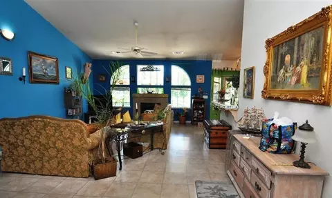 2776 E Deyoung Dr, Fresno, CA 93720 photo 3