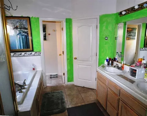 2776 E Deyoung Dr, Fresno, CA 93720 photo 9