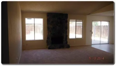 2384 5th St, Sanger, CA 93657 photo 2