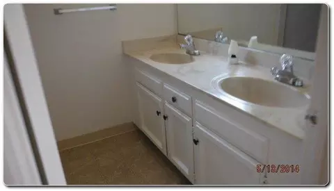 2384 5th St, Sanger, CA 93657 photo 6