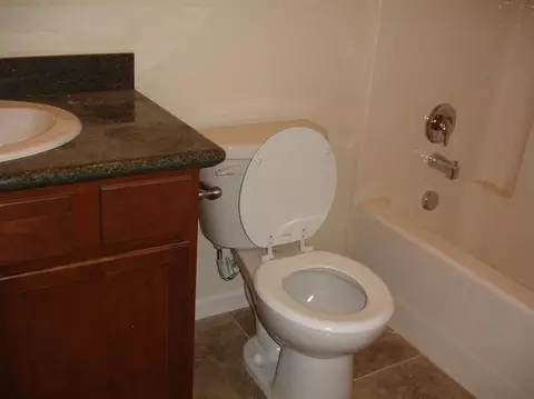 1914 Eagle Dr, Madera, CA 93638 photo 4