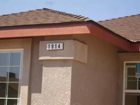 1914 Eagle Dr, Madera, CA 93638 photo 2
