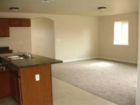 1906 Eagle Dr, Madera, CA 93638 photo 6