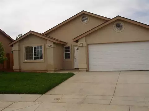 1906 Eagle Dr, Madera, CA 93638 photo 1