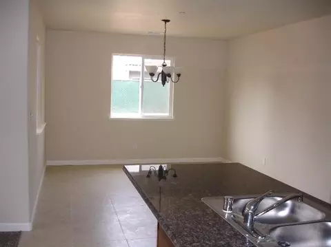 1906 Eagle Dr, Madera, CA 93638 photo 5
