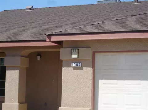 1902 Eagle Dr, Madera, CA 93638 photo 2