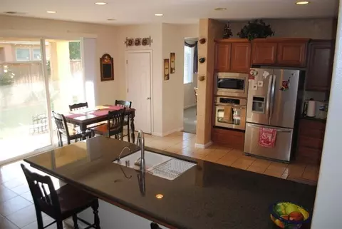 933 Pinewood Ave, Sanger, CA 93657 photo 6