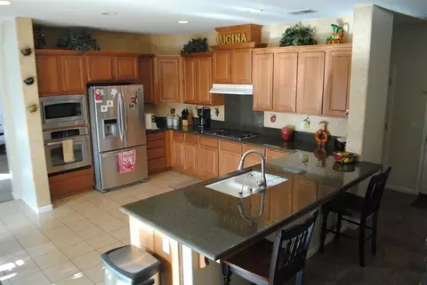 933 Pinewood Ave, Sanger, CA 93657 photo 5