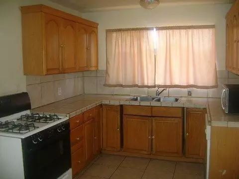 1609 Cherry Ave, Sanger, CA 93657 photo 2
