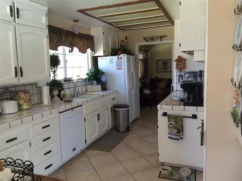328 Circle Dr, Chowchilla, CA 93610 photo 5