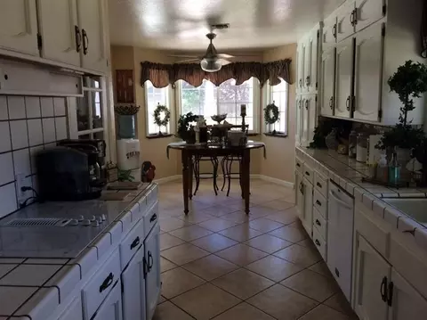 328 Circle Dr, Chowchilla, CA 93610 photo 4