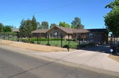 24896 Brook Dr, Madera, CA 93638 photo 2